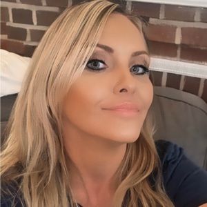 Meet your Posher, Carrie